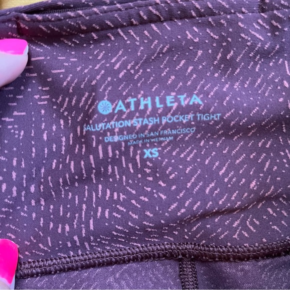 Athleta Salutation Stash Pocket Rainwater Tight in Antique Burgundy size XS - Picture 6 of 10